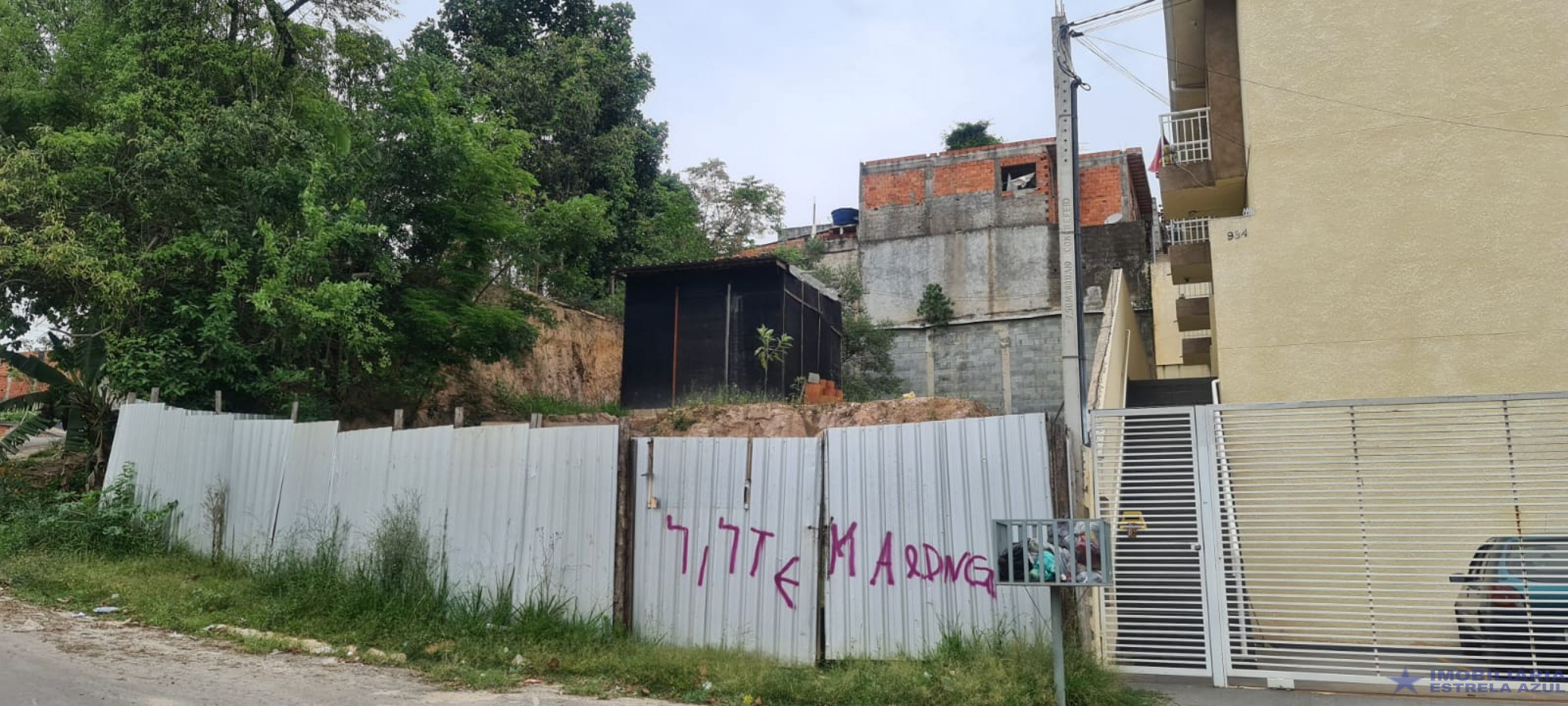 Terreno no bairro Jardim Montreal